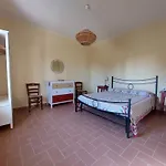 Casale Il Pescinone 아파트